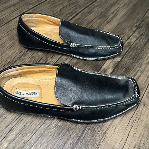 STEVE MADDEN Size 10.5 Novo Black Leather Driving Slip On Loafers Moc Toe - Picture 9 of 12